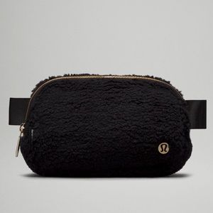 Lululemon Everywhere Belt Bag 1L Fleece